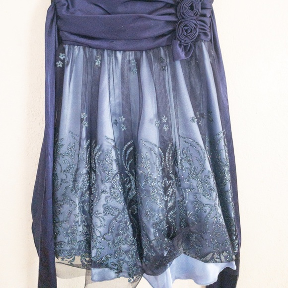 Dress - Picture 4 of 4